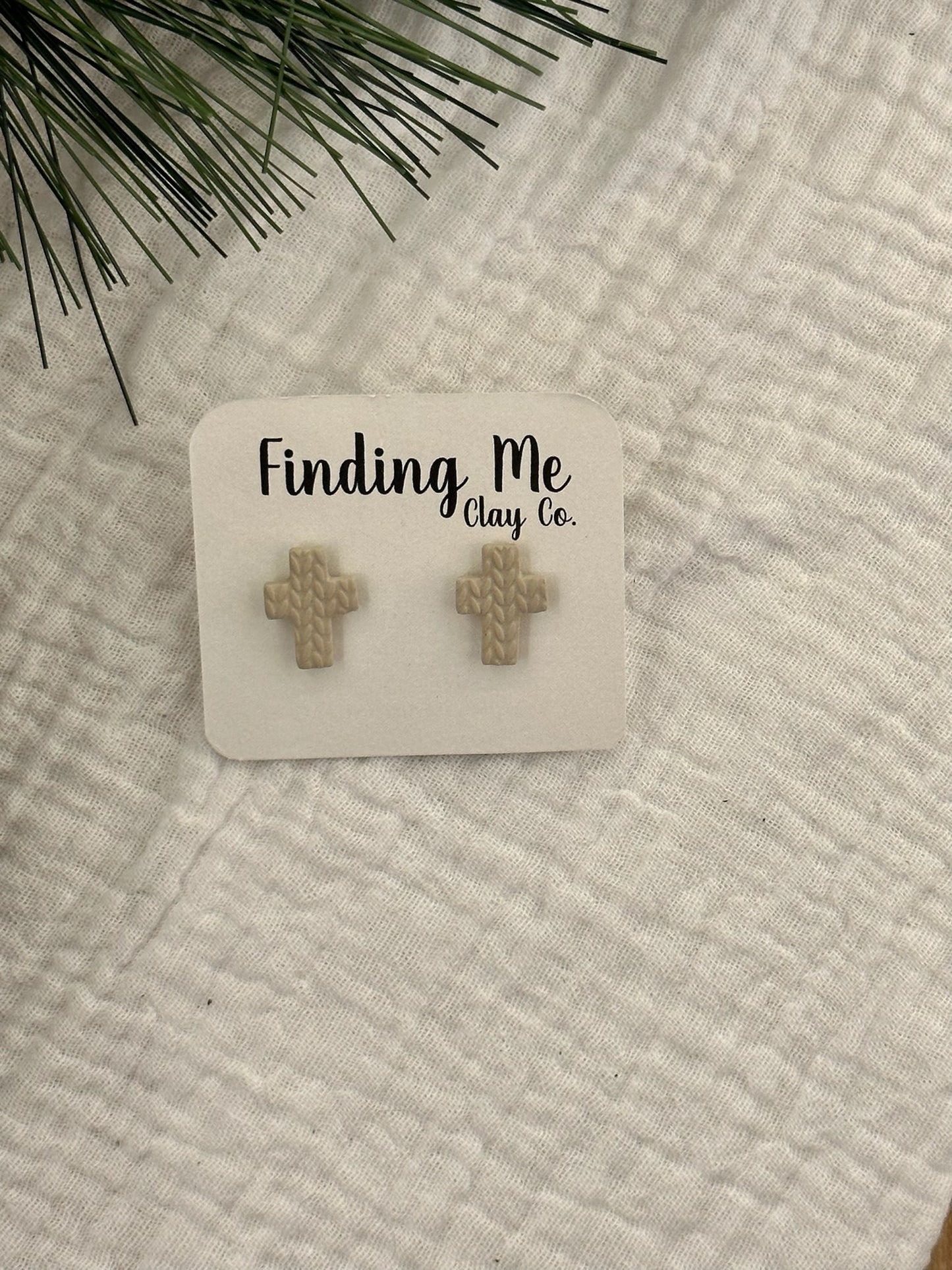 Knitted stud collection