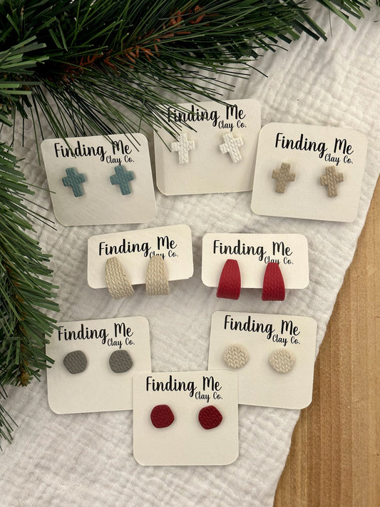 Knitted stud collection