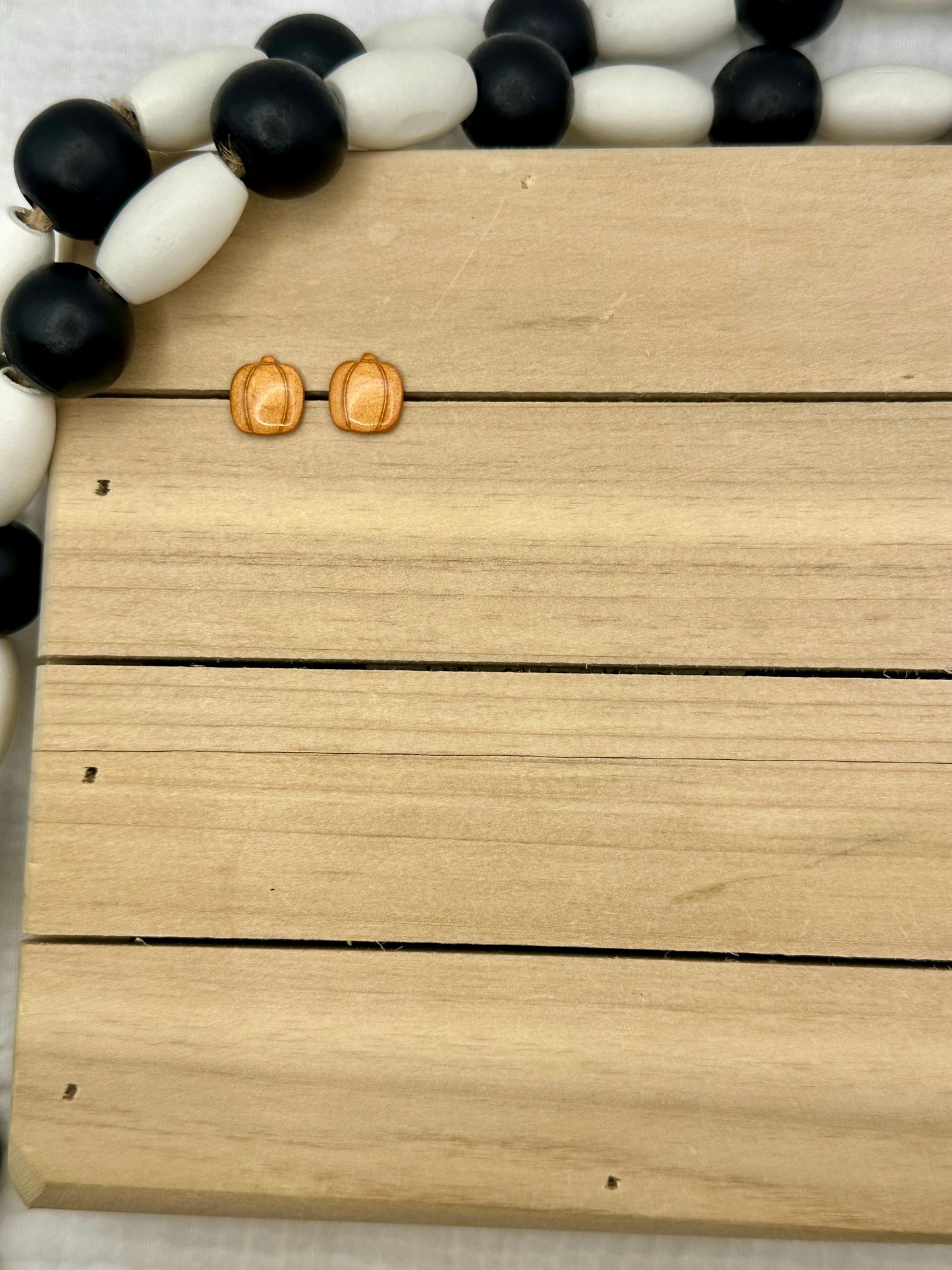 Pumkin Outline Dangles